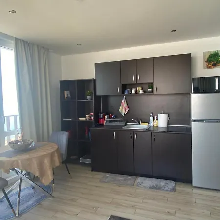 Paradiso 'в' 207 Two Bedroom Lägenhet