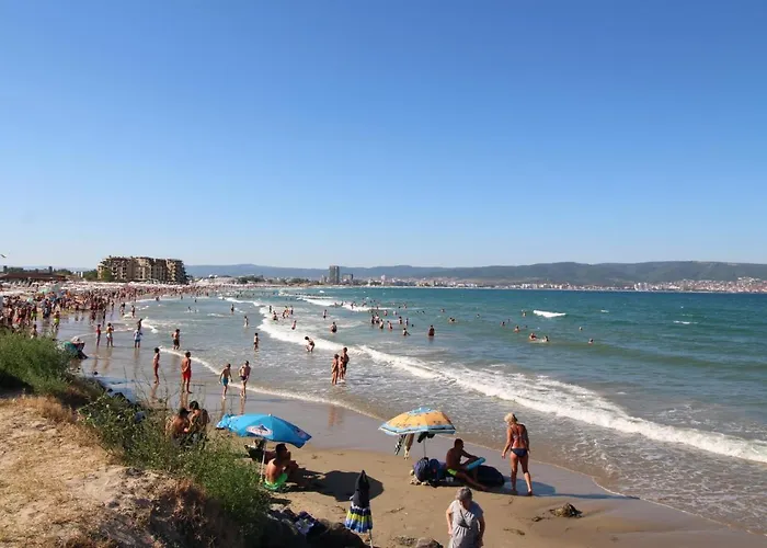 Paradiso 'в' 207 Two Bedroom Апартамент *