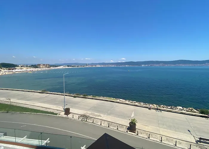 Paradiso 'в' 207 Two Bedroom Апартамент