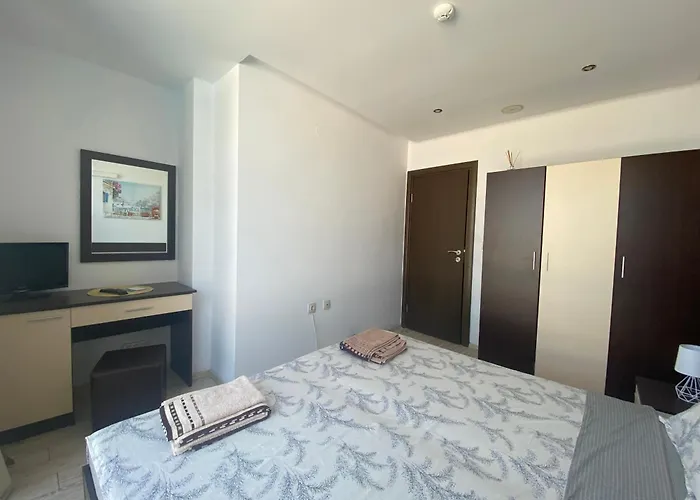 Апартамент Paradiso 'в' 207 Two Bedroom *