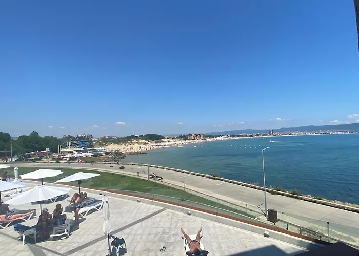 Paradiso 'в' 207 Two Bedroom Апартамент *