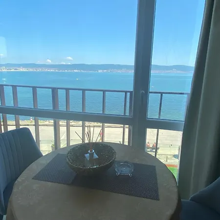 Paradiso 'в' 207 Two Bedroom * نيسيبار