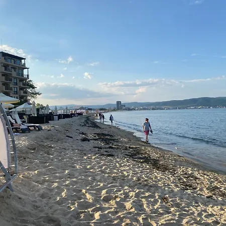 Paradiso 'в' 207 Two Bedroom * نيسيبار