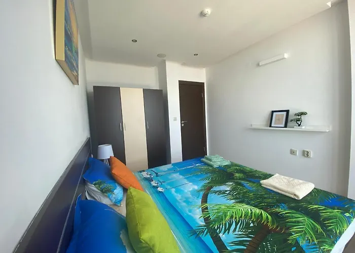 Paradiso 'в' 207 Two Bedroom 公寓