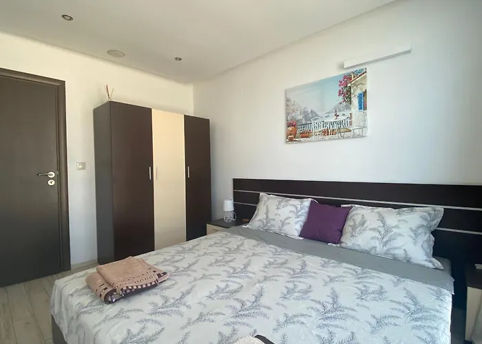 Paradiso 'в' 207 Two Bedroom 内塞伯尔